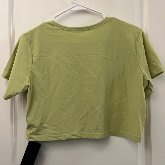 Alphalete NWT Light Green Women's Signature Mesh Logo Crop Top Size Small - Picture 5 of 5